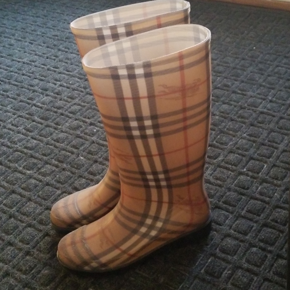 Burberru rainboots